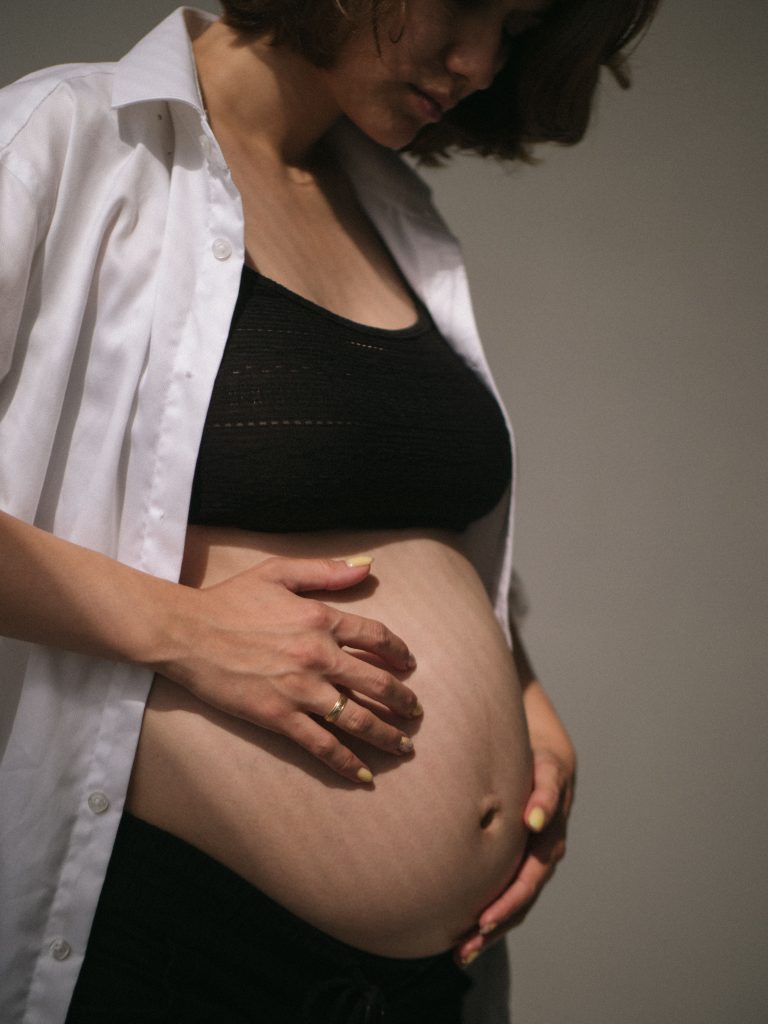 Ansiedad en el embarazo: por qué aparece y cómo aprender a gestionarla pexels nikkor 14207982